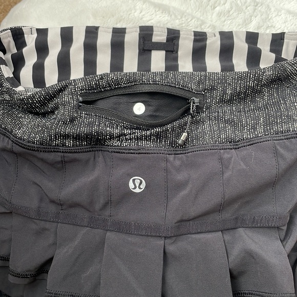 Lululemon Run Pace Setter Black /white Skirt Skort Size 4reg - Picture 4 of 6